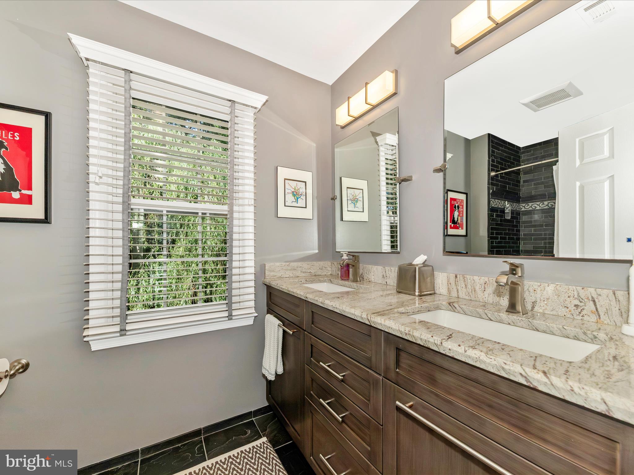 WASHINGTONIAN WOODS - Residential
