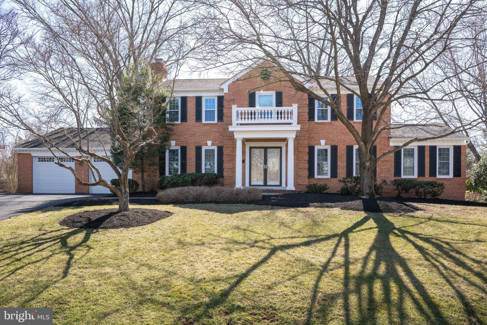HOLLY KNOLL - Residential