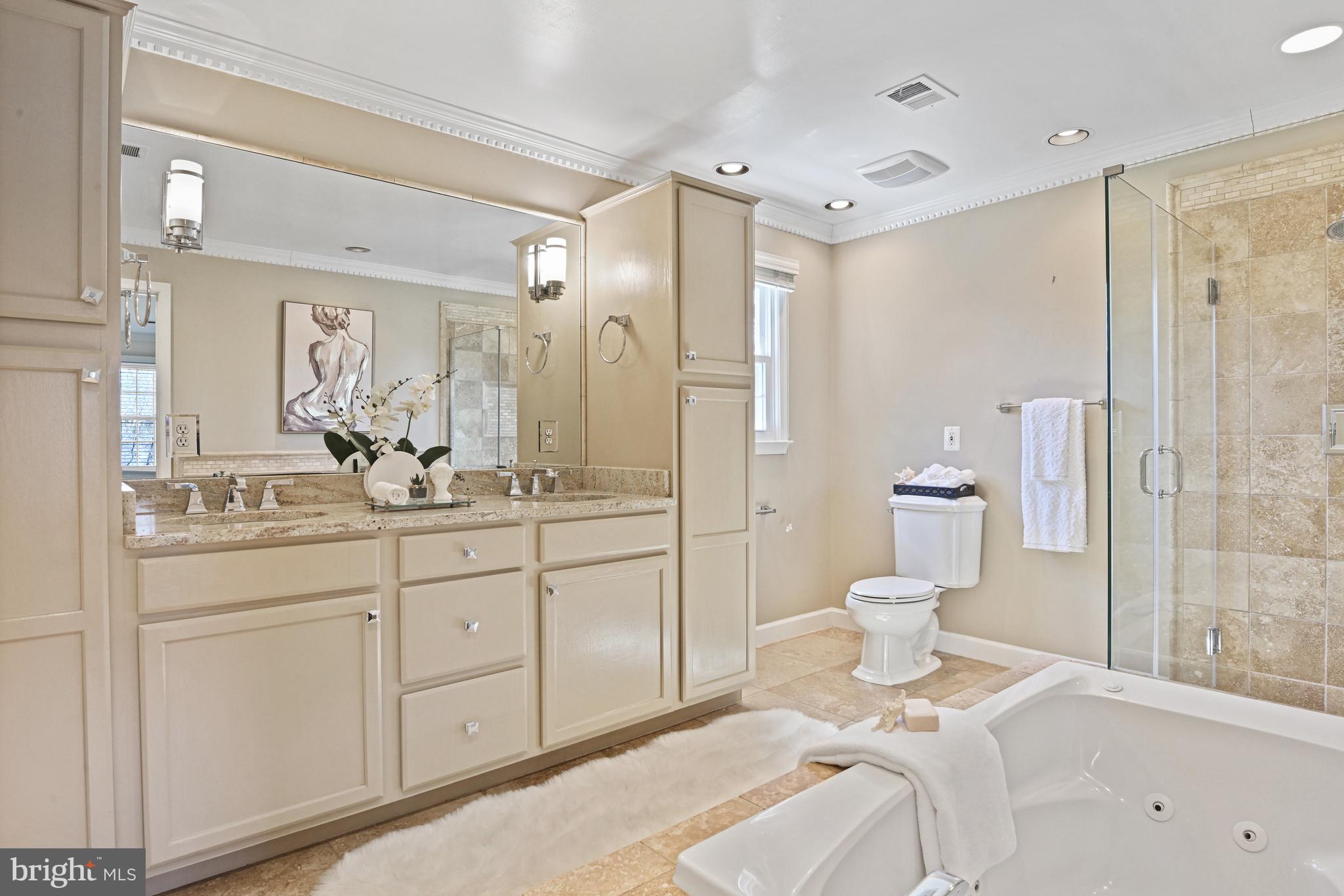 HOLLY KNOLL - Residential