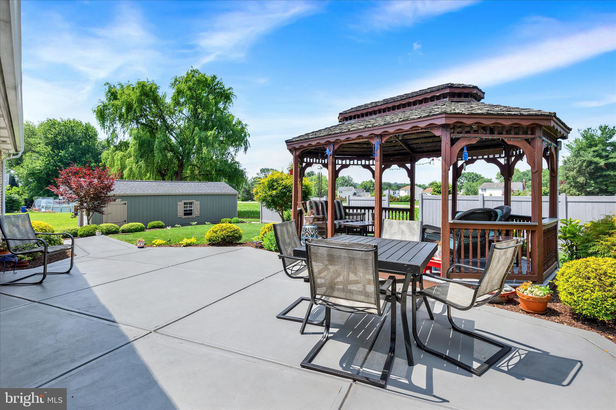WILLOW STREET - Residential