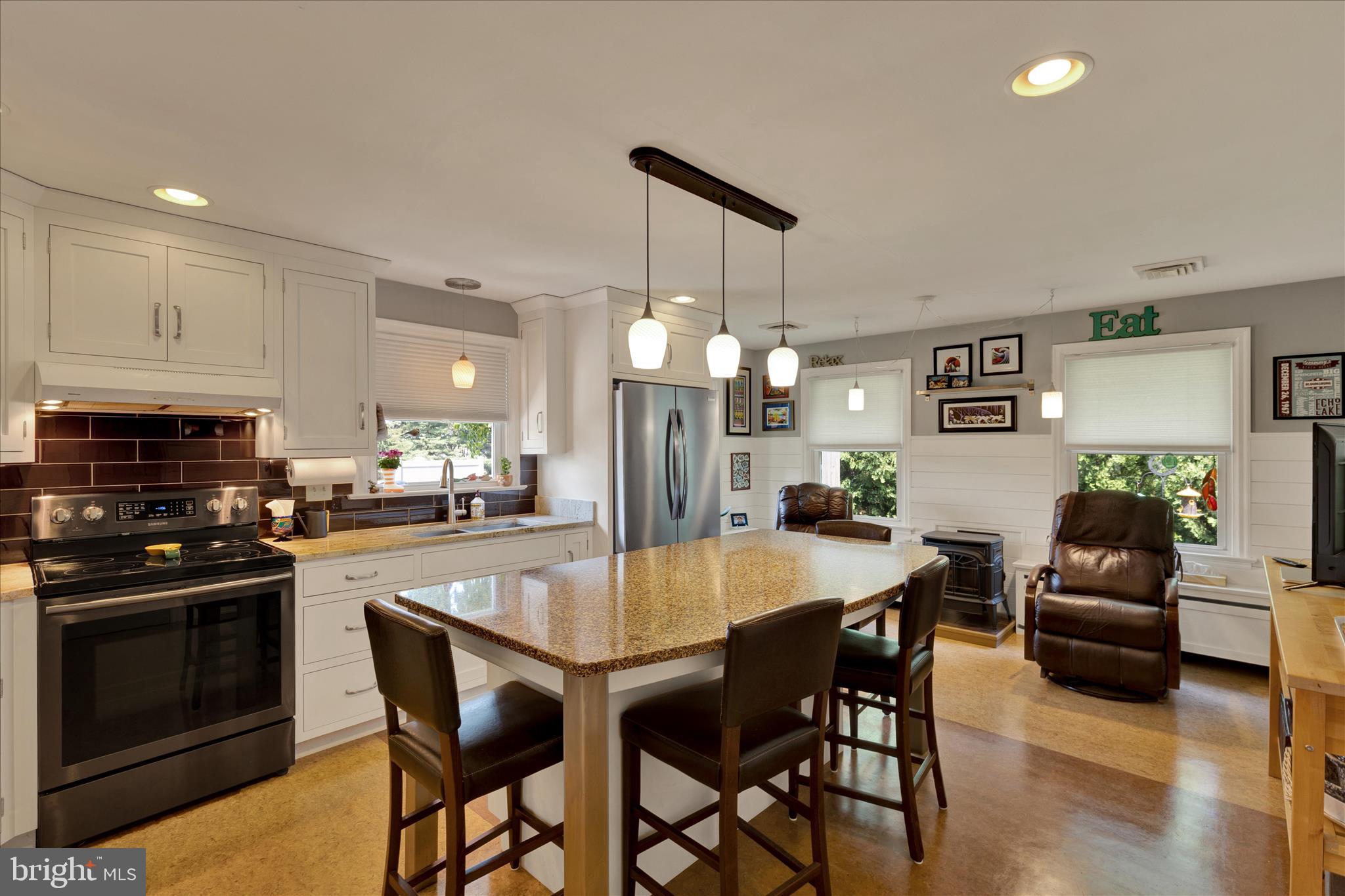 WILLOW STREET - Residential