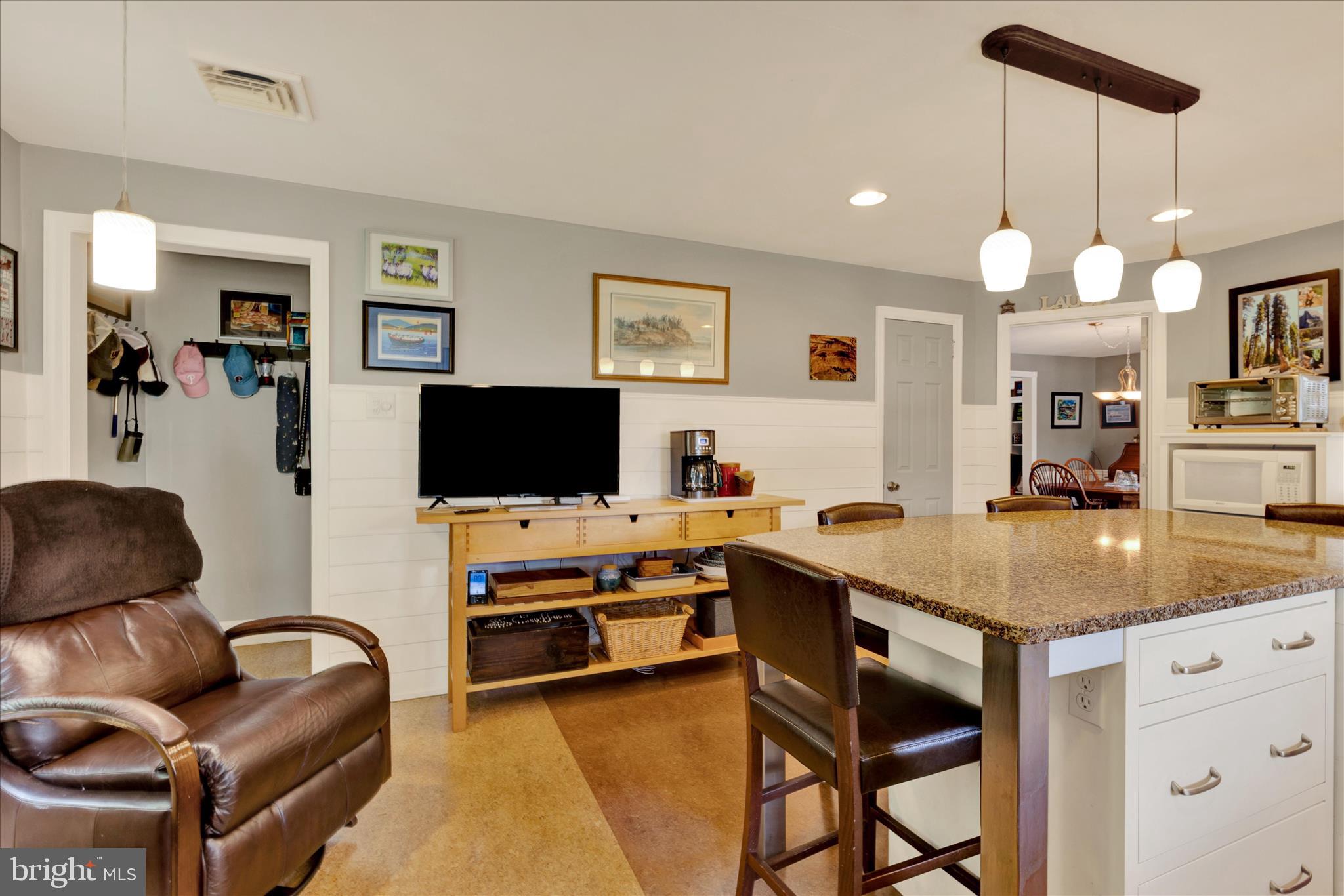 WILLOW STREET - Residential