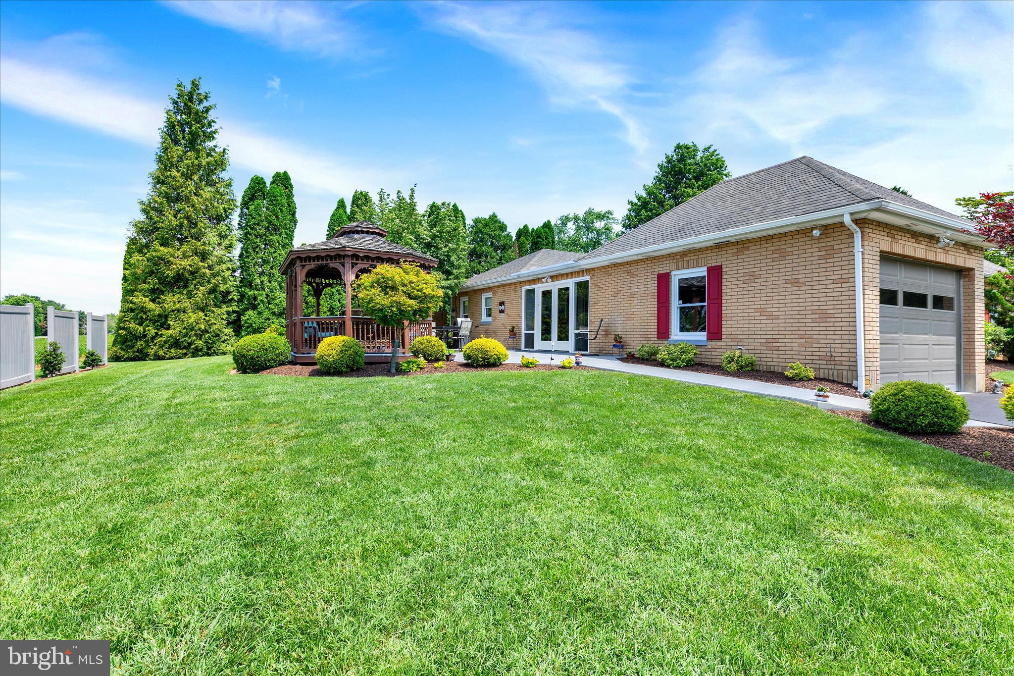 WILLOW STREET - Residential