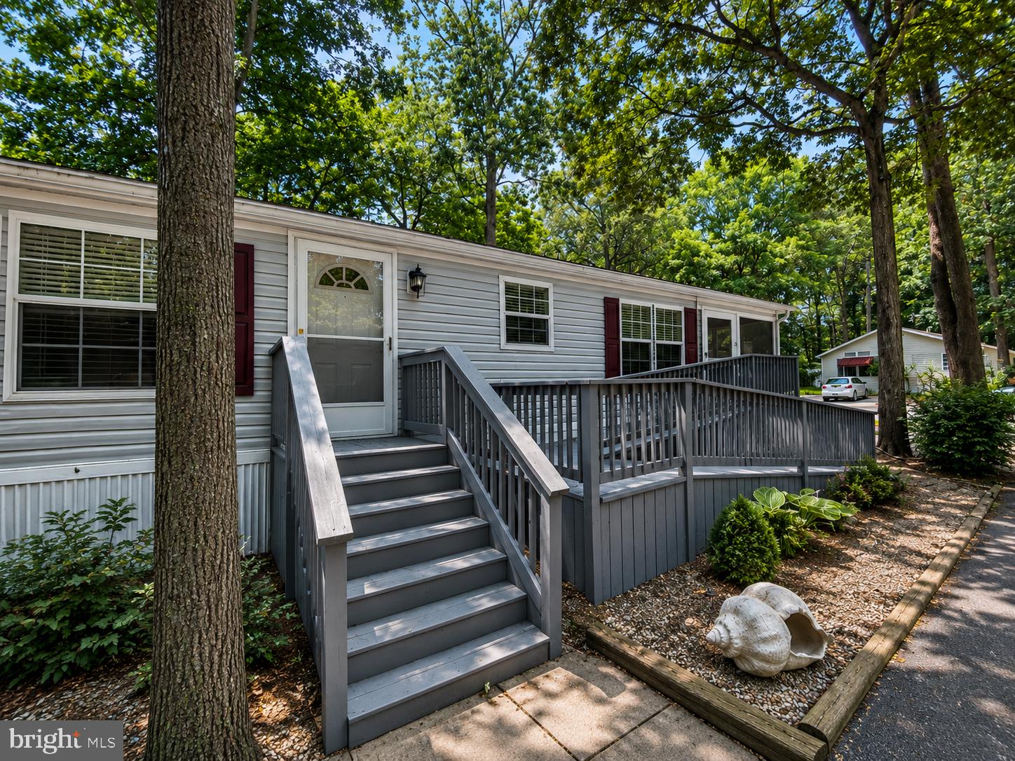 POTNETS LAKESIDE - Residential