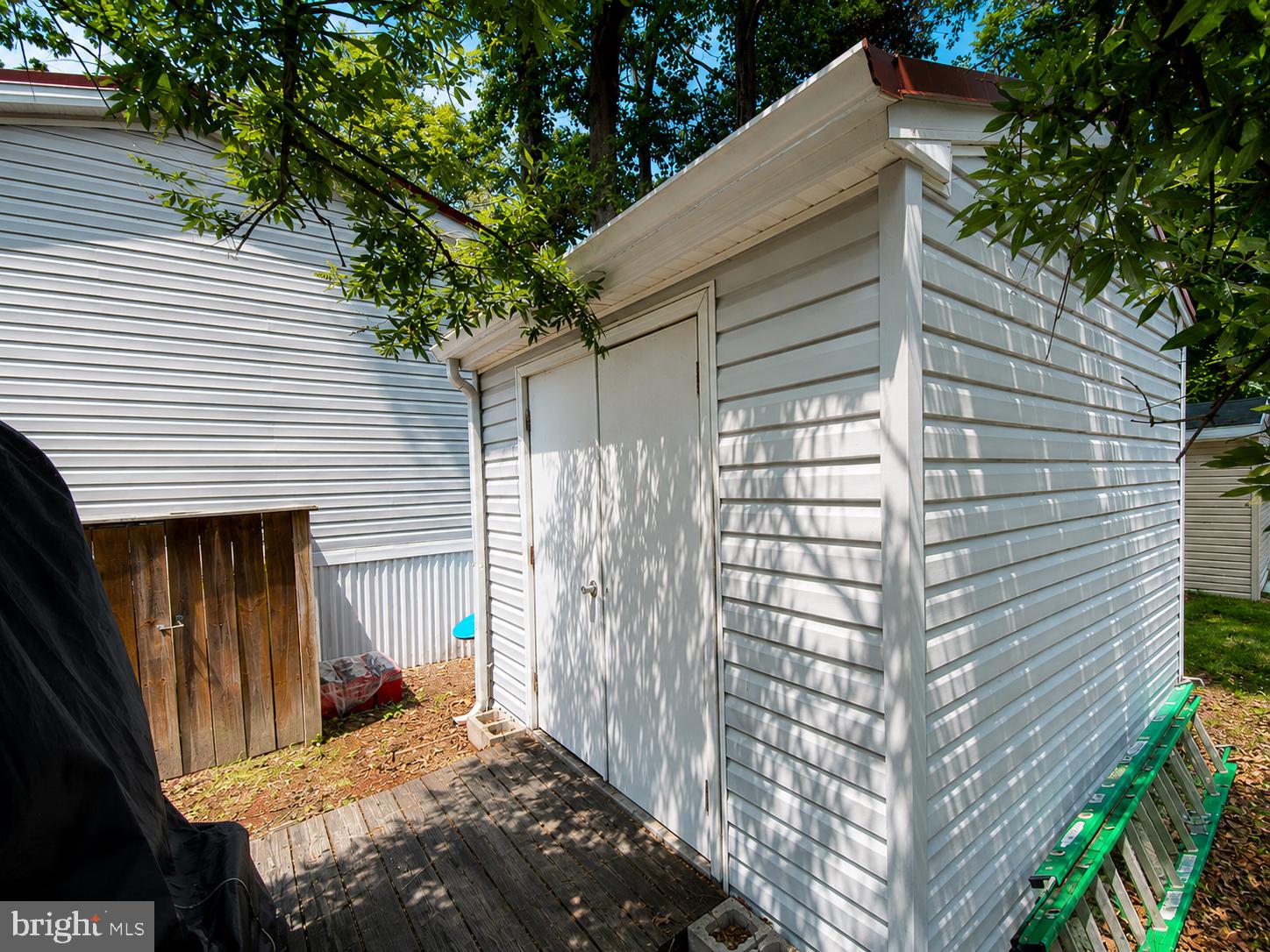 POTNETS LAKESIDE - Residential