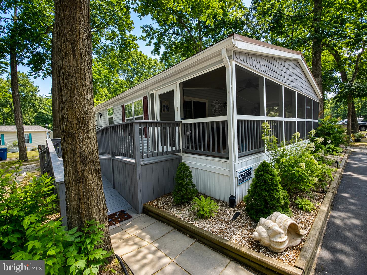 POTNETS LAKESIDE - Residential