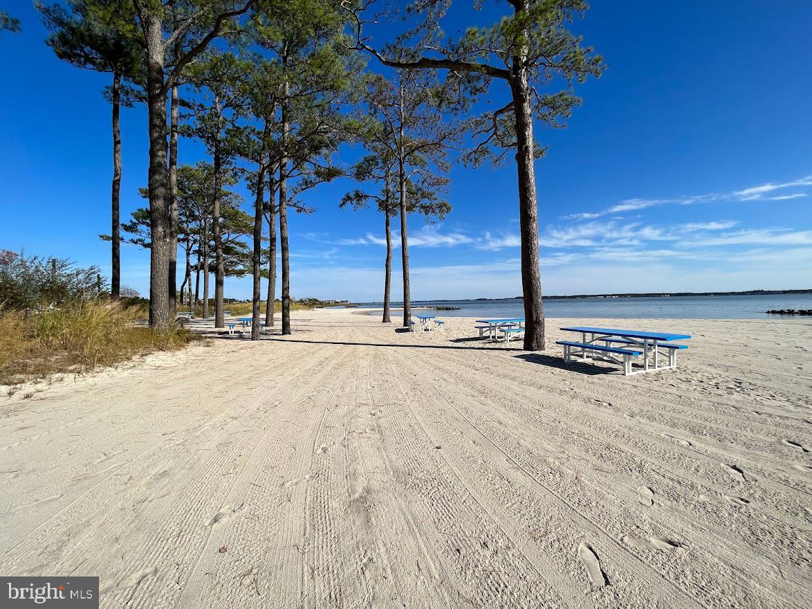 POTNETS LAKESIDE - Residential