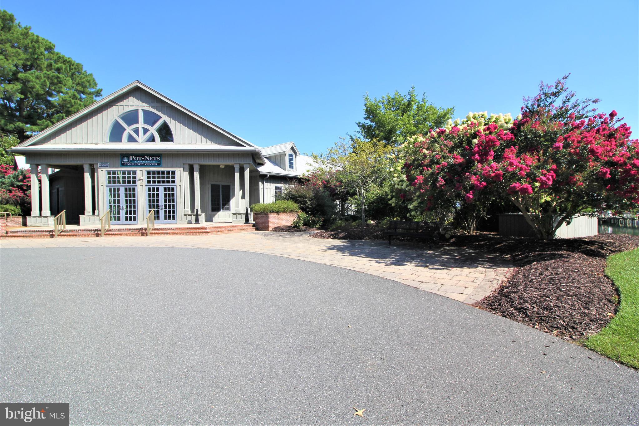 POTNETS LAKESIDE - Residential