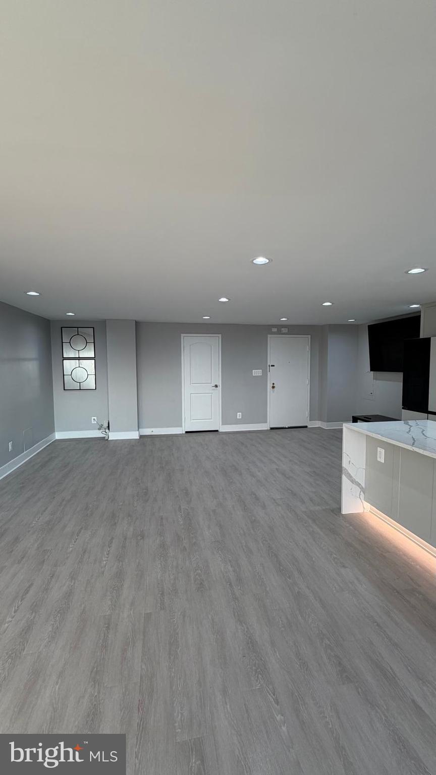 WASHINGTONIAN TOWER - Residential