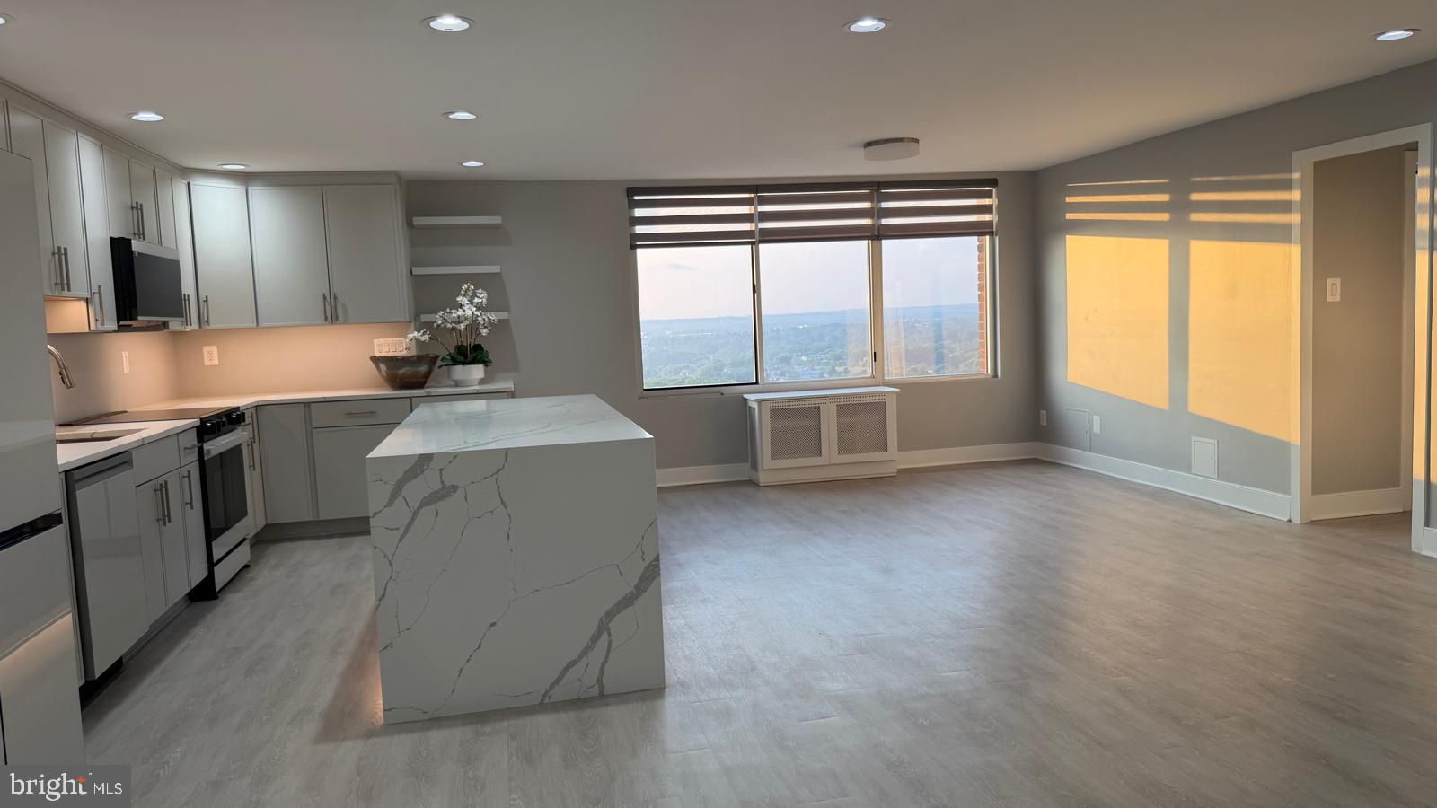 WASHINGTONIAN TOWER - Residential