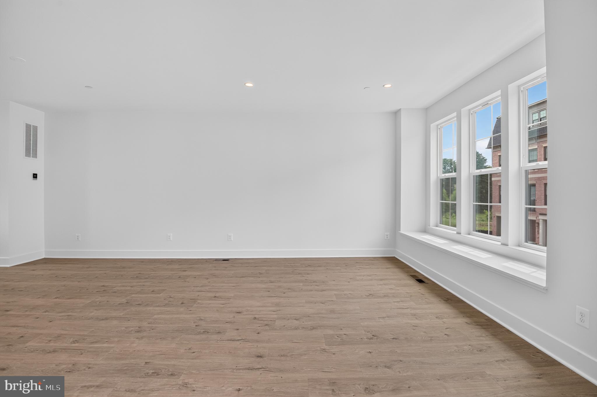 STRATHMORE VIEW - Residential