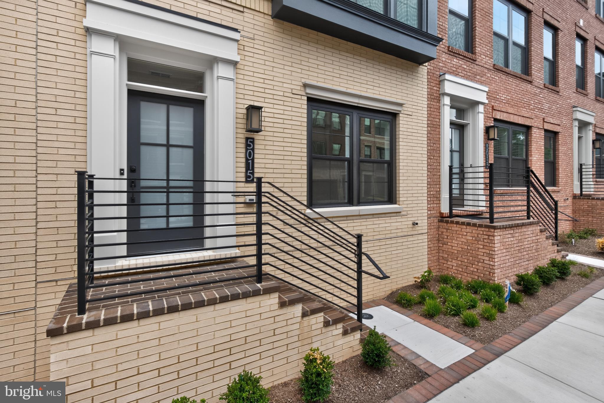 STRATHMORE VIEW - Residential