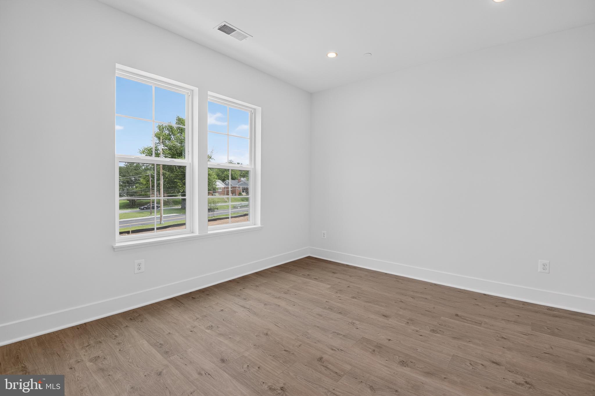 STRATHMORE VIEW - Residential