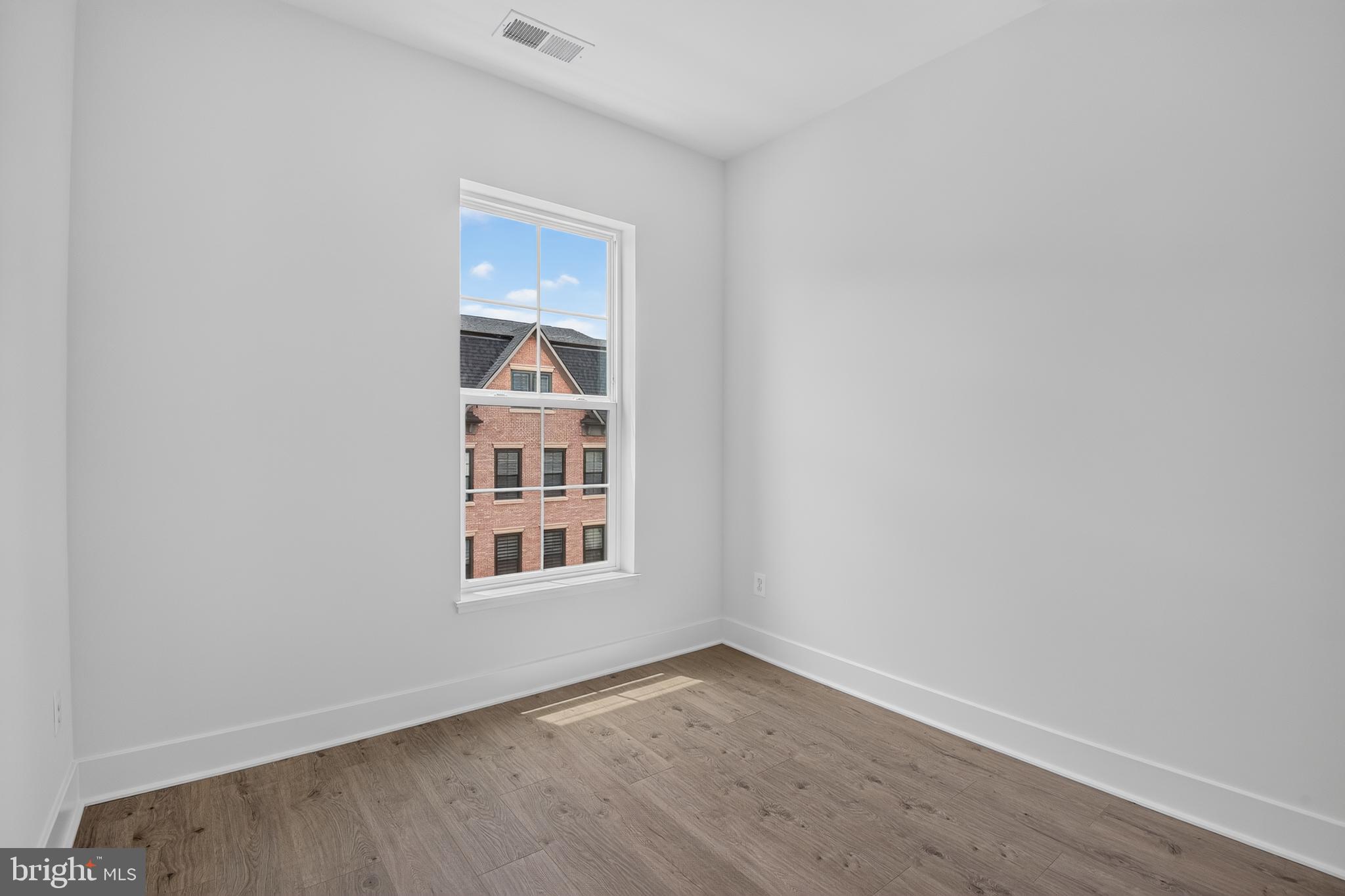 STRATHMORE VIEW - Residential