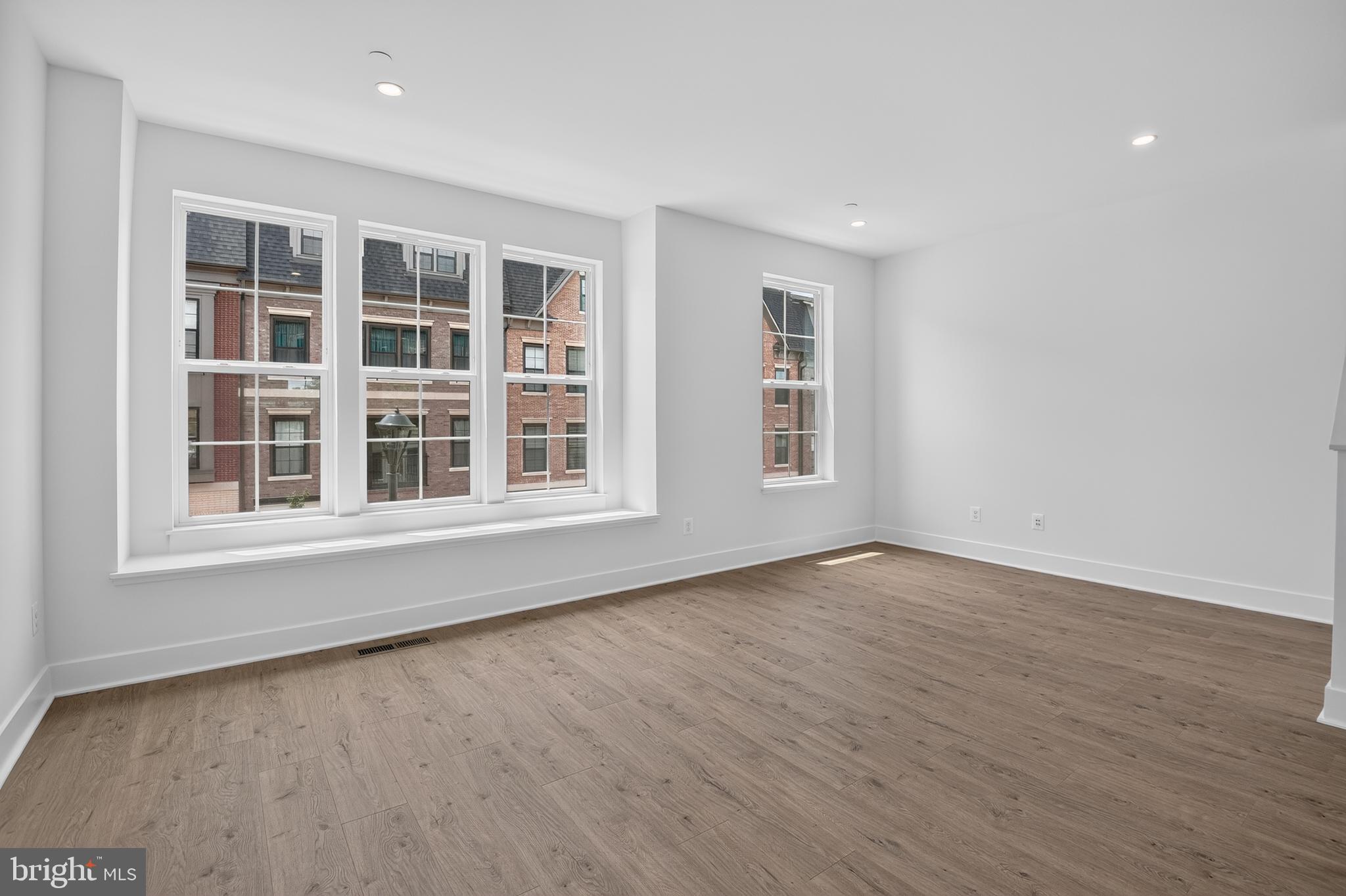 STRATHMORE VIEW - Residential