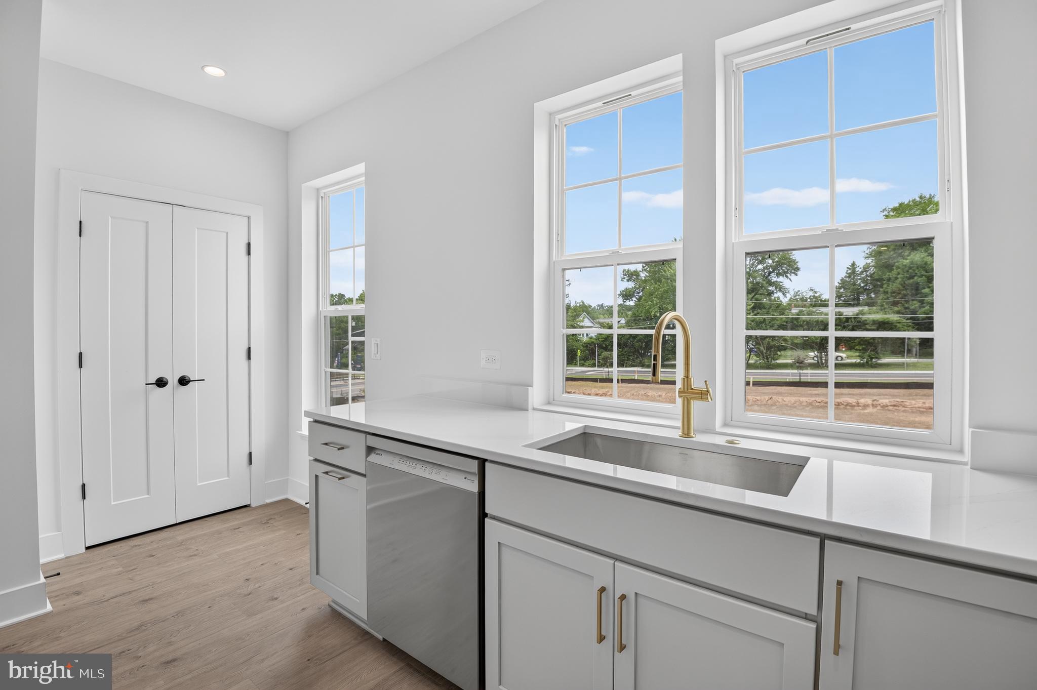 STRATHMORE VIEW - Residential