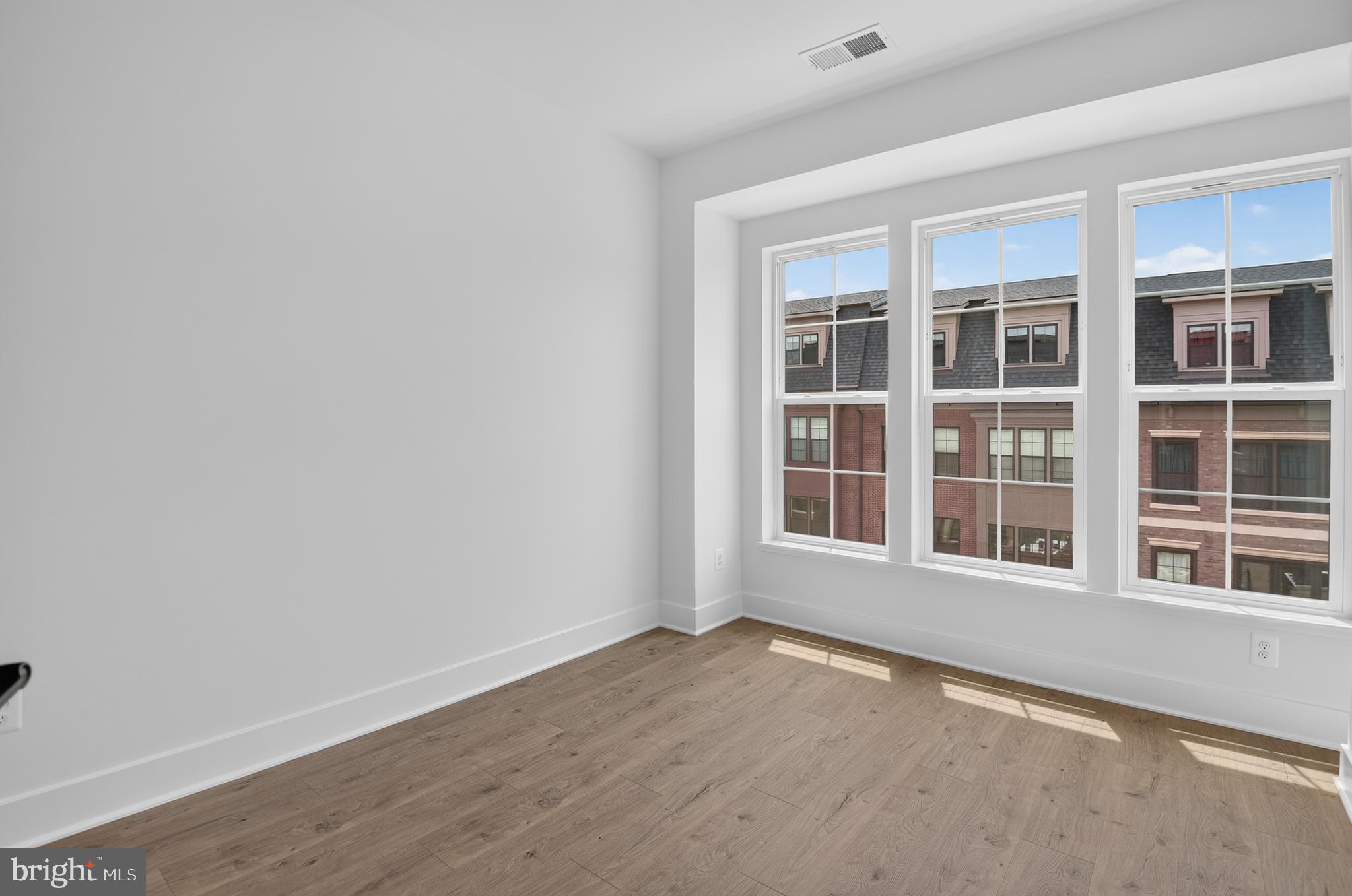 STRATHMORE VIEW - Residential