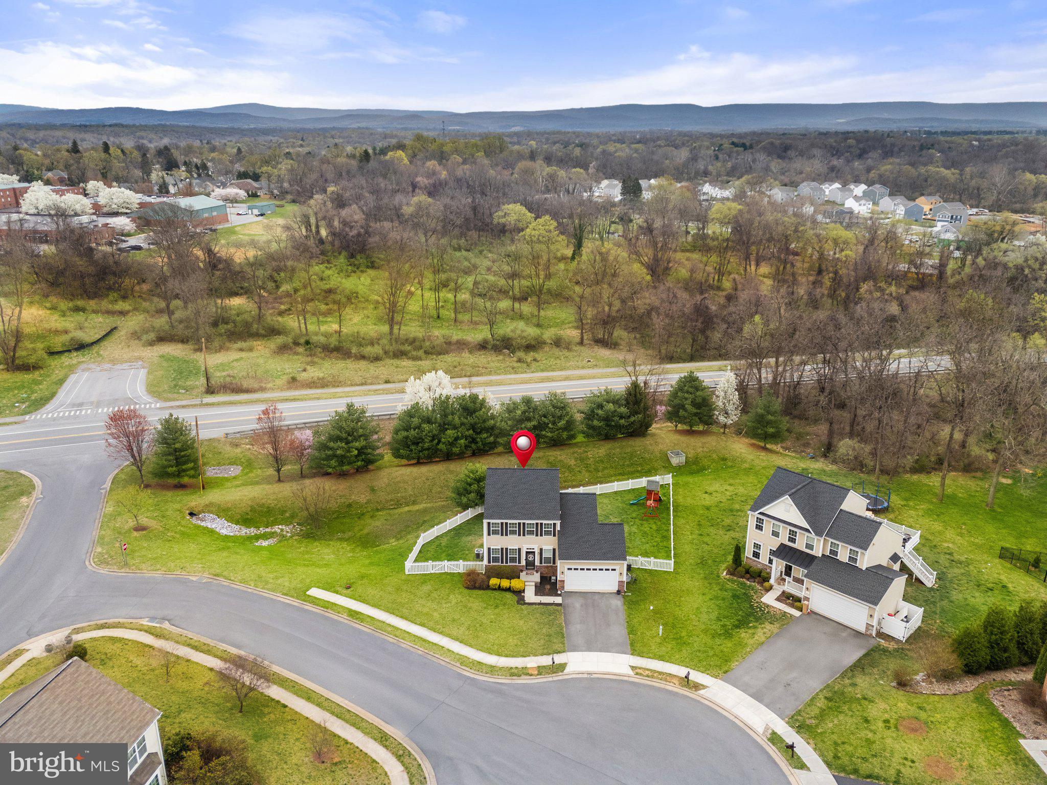 COLONIAL HILLS - Residential