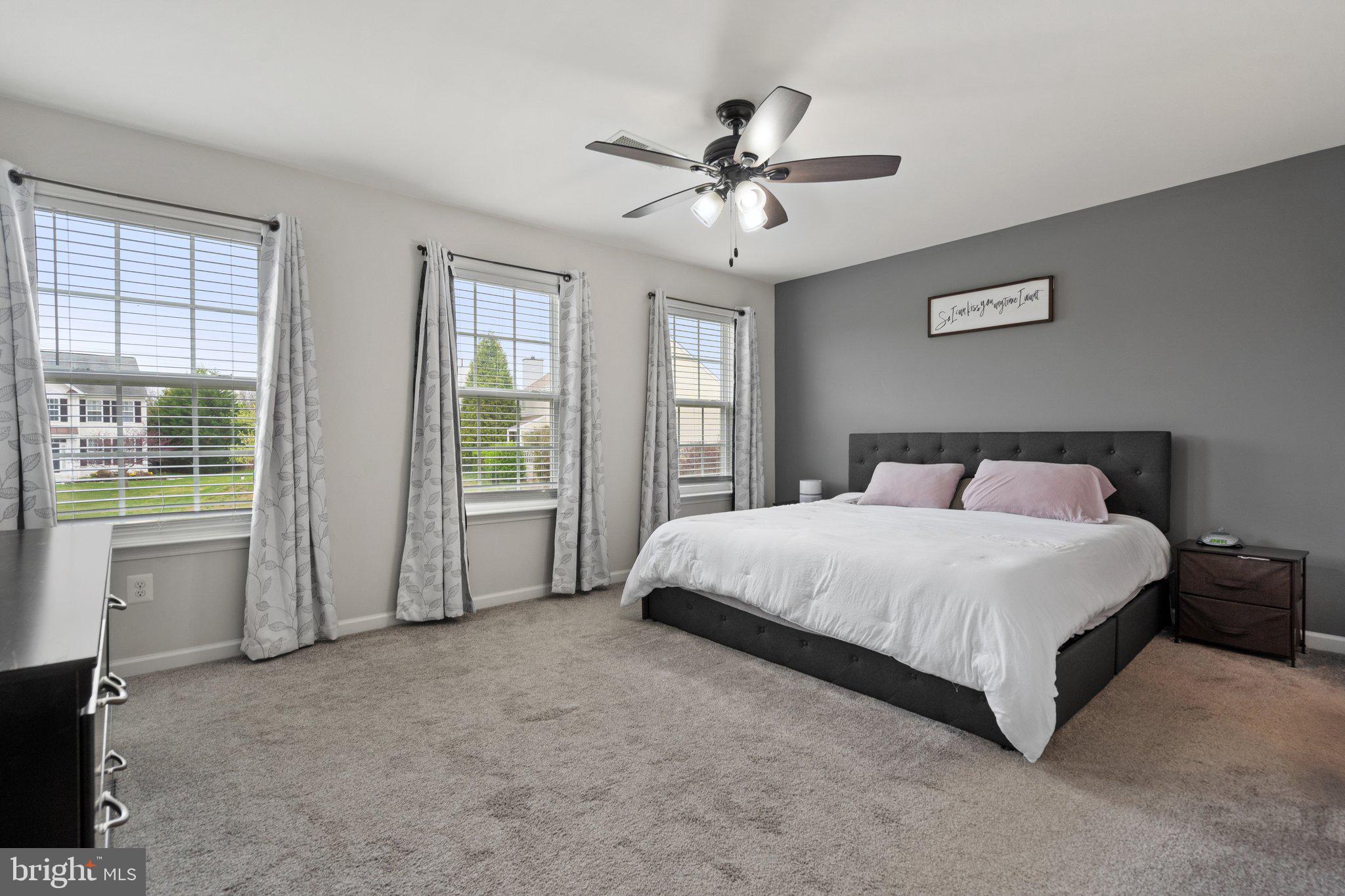 COLONIAL HILLS - Residential