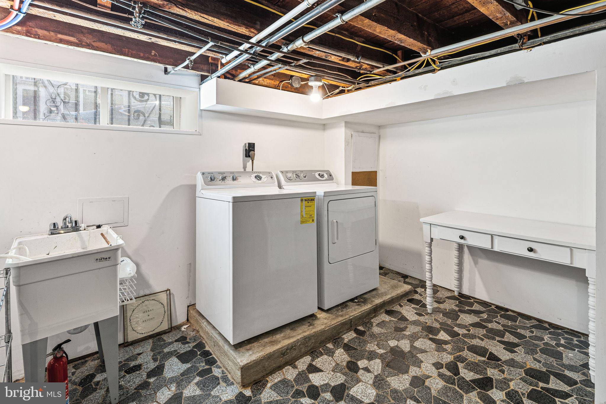 PASSYUNK SQUARE - Residential