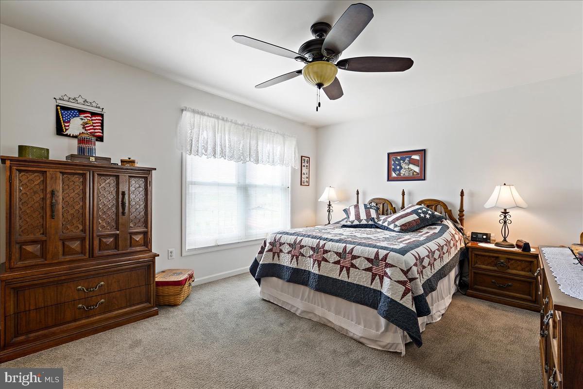LINCOLN MEADOW - Residential