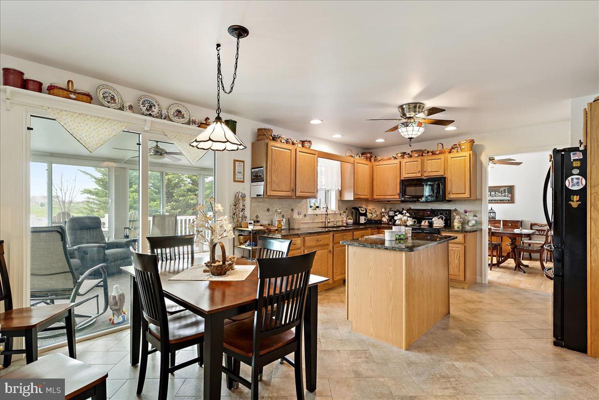 LINCOLN MEADOW - Residential