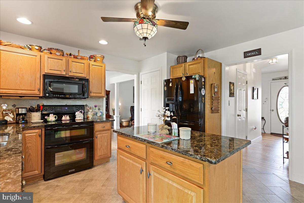 LINCOLN MEADOW - Residential