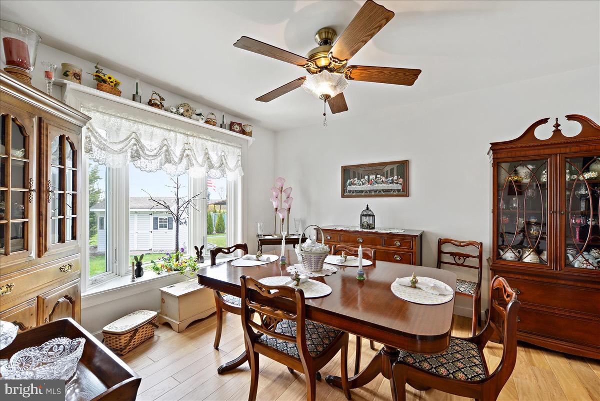 LINCOLN MEADOW - Residential