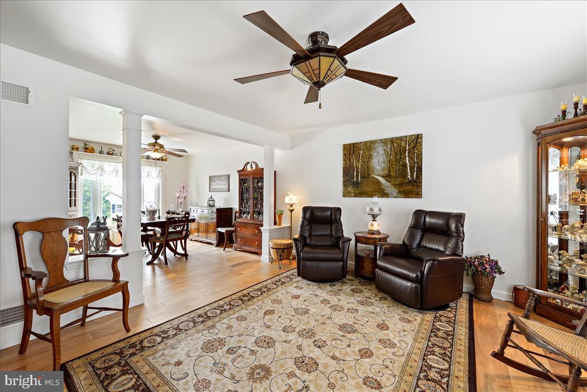 LINCOLN MEADOW - Residential
