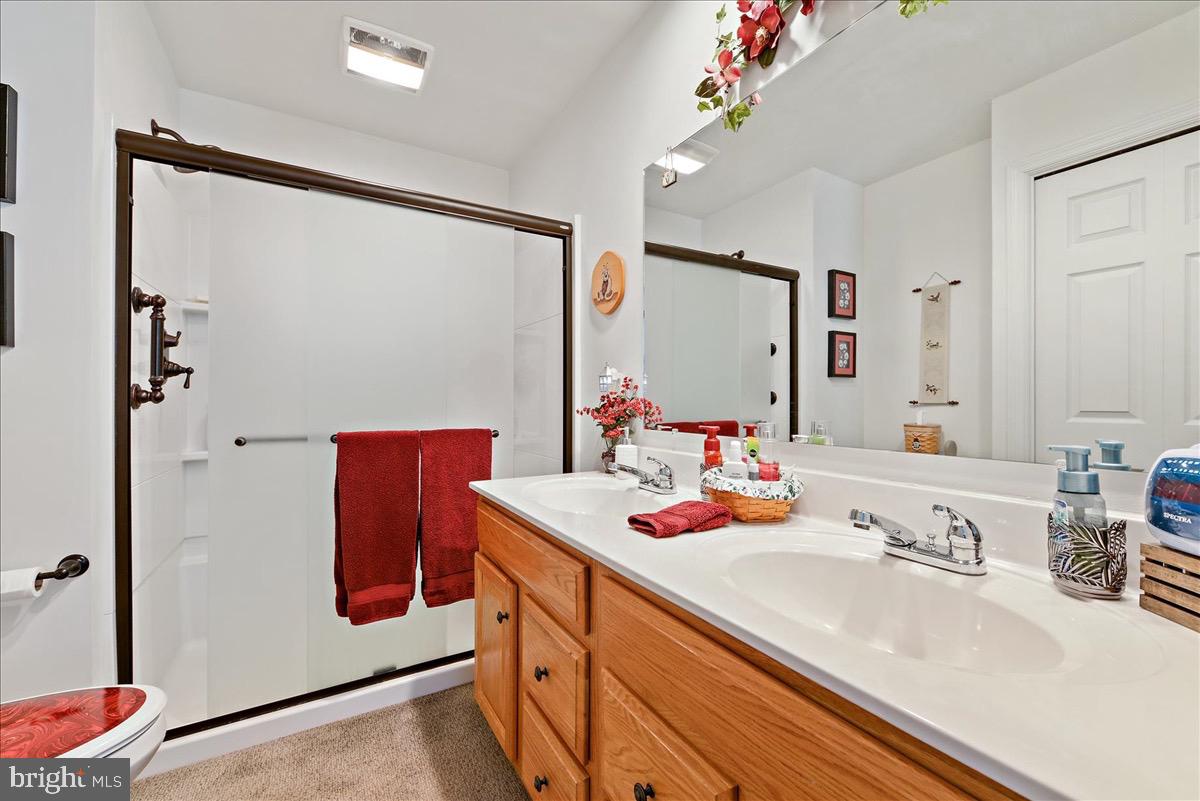 LINCOLN MEADOW - Residential