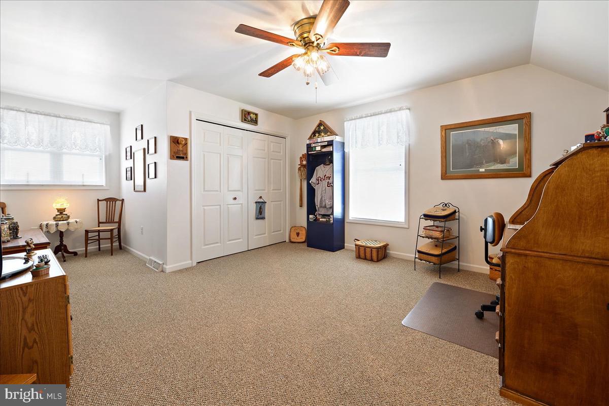 LINCOLN MEADOW - Residential