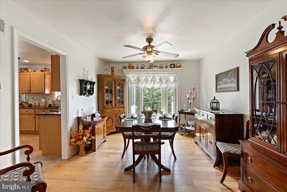 LINCOLN MEADOW - Residential