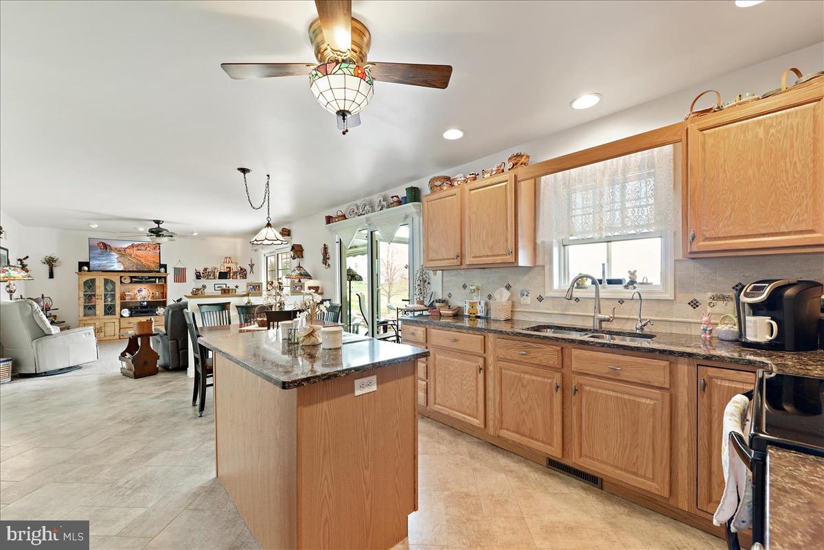 LINCOLN MEADOW - Residential