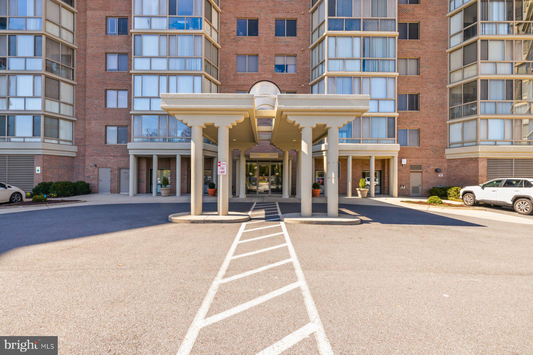 LEISURE WORLD - Residential