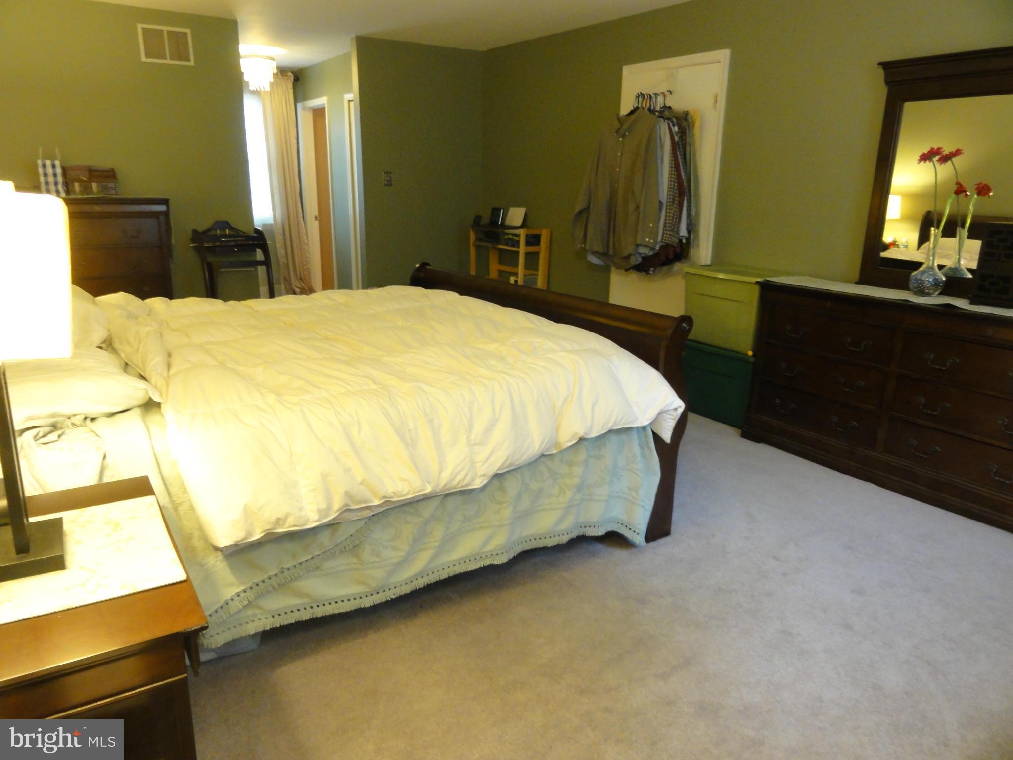FOX CHASE - Residential