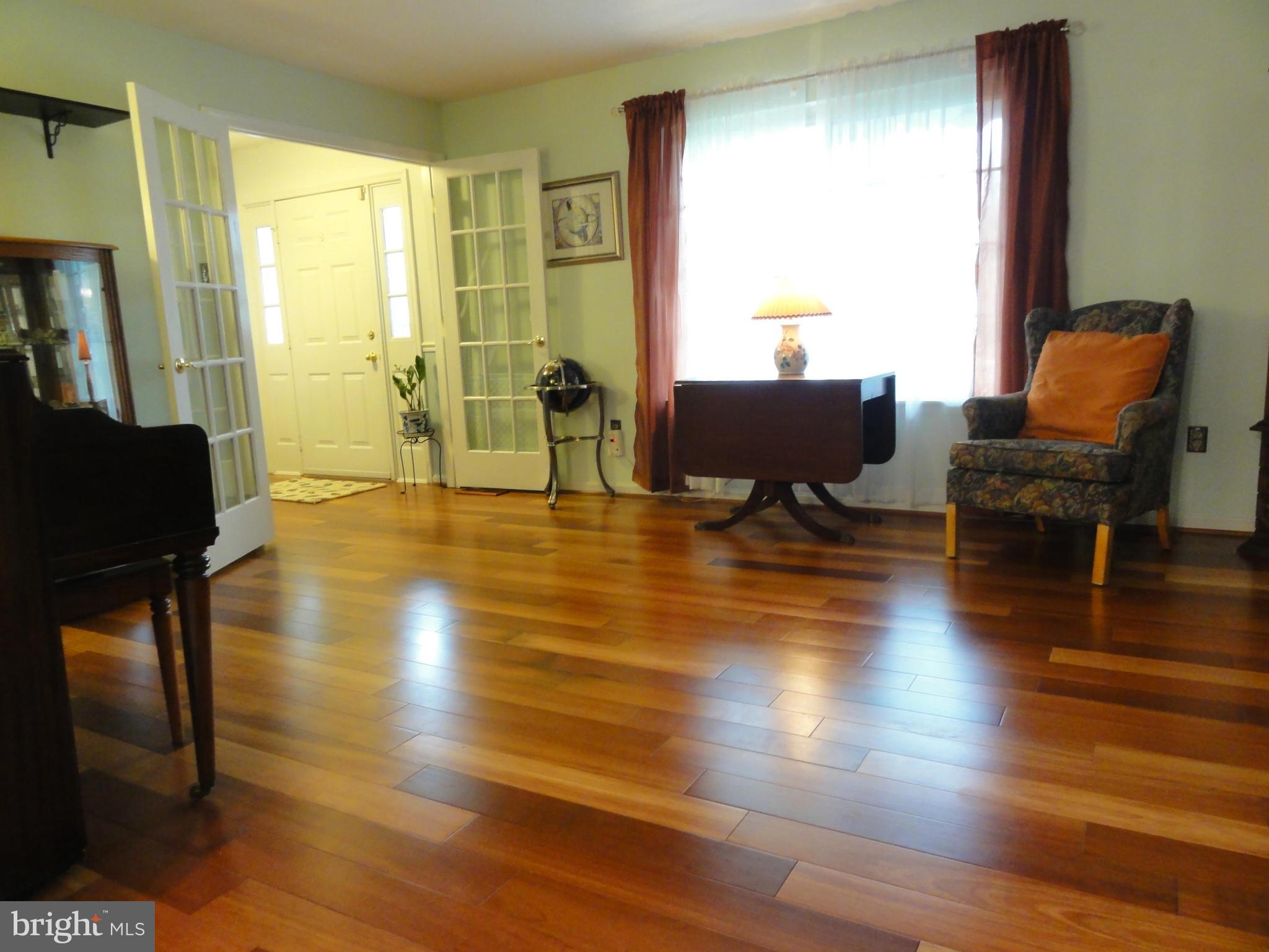 FOX CHASE - Residential