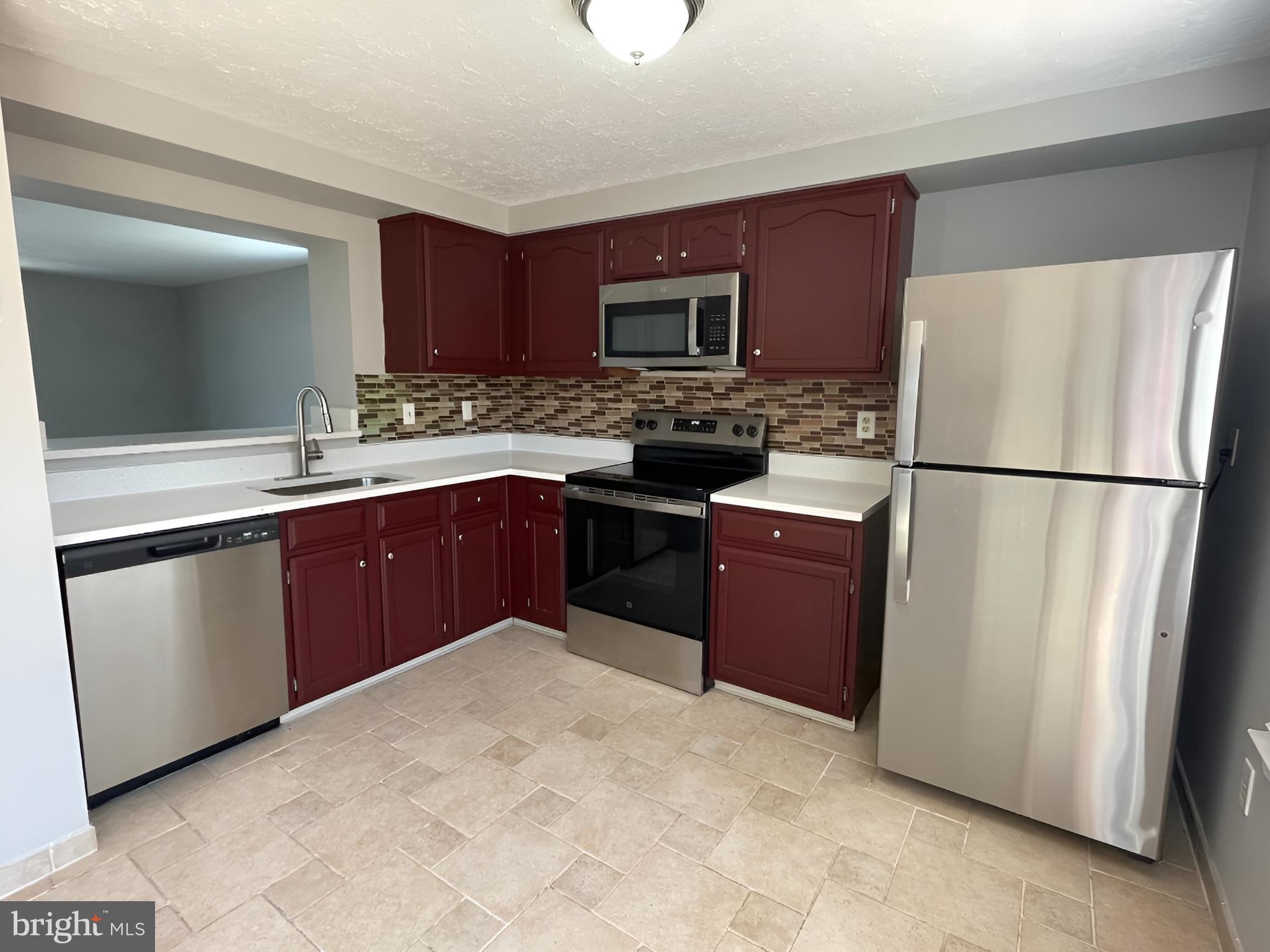 WEST SHORE - Residential