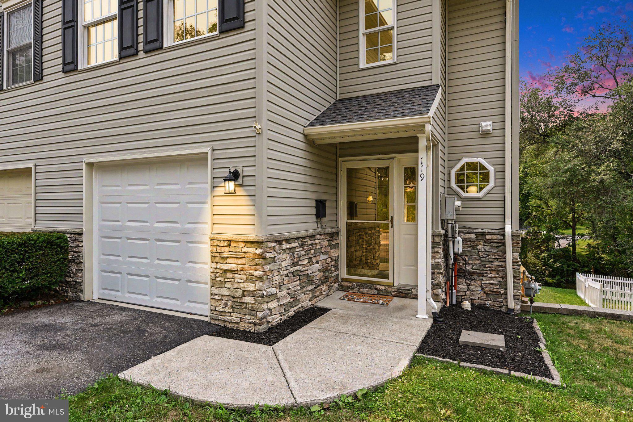SHERMAN ST TOWNHOMES - Residential