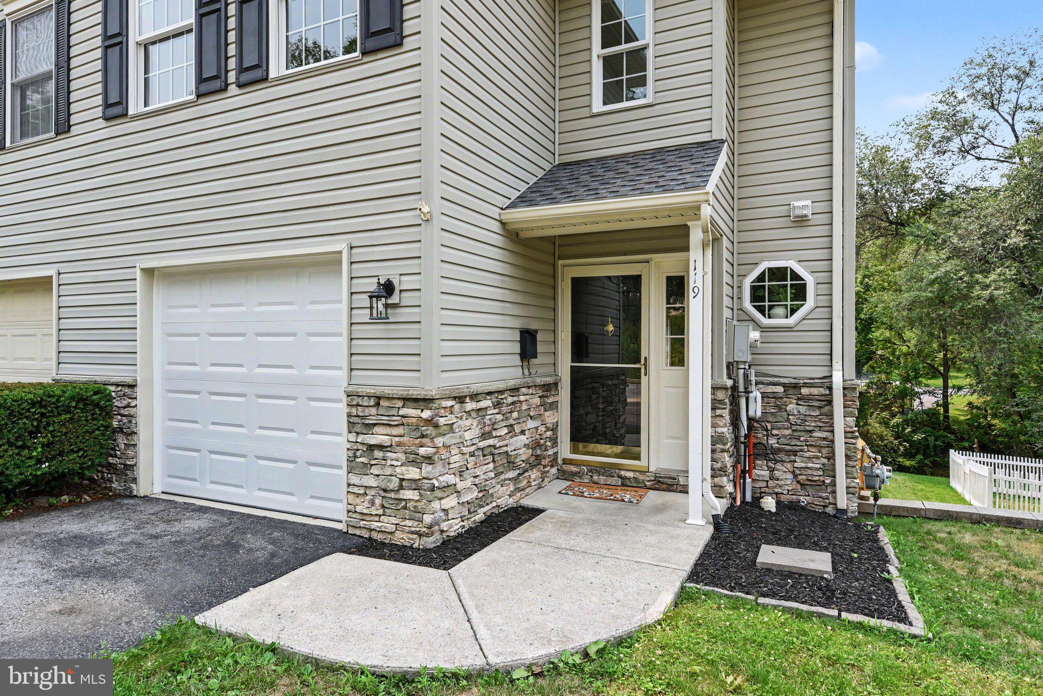 SHERMAN ST TOWNHOMES - Residential