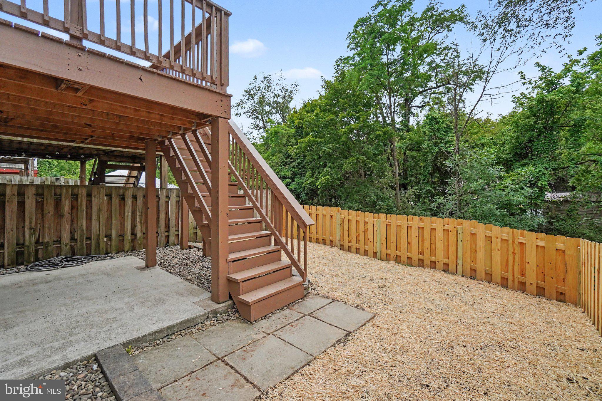 SHERMAN ST TOWNHOMES - Residential