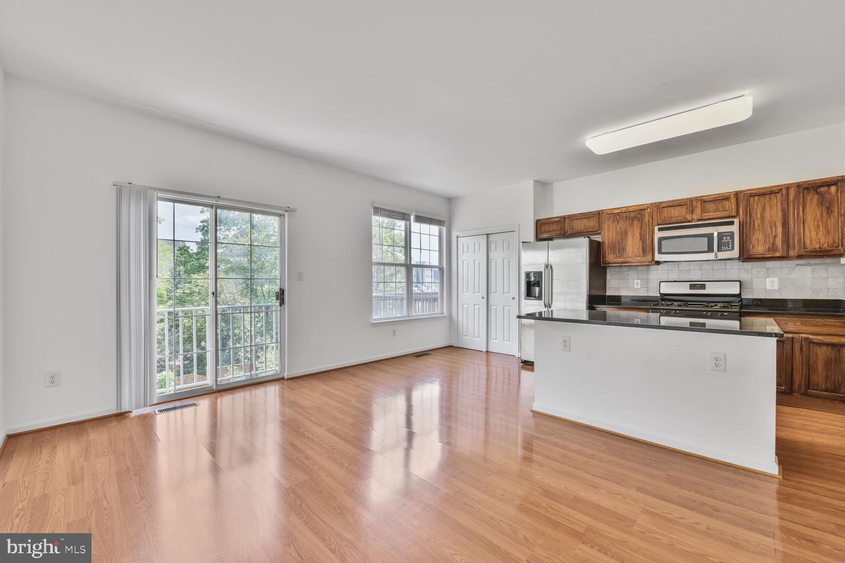 TRAILSIDE - Residential