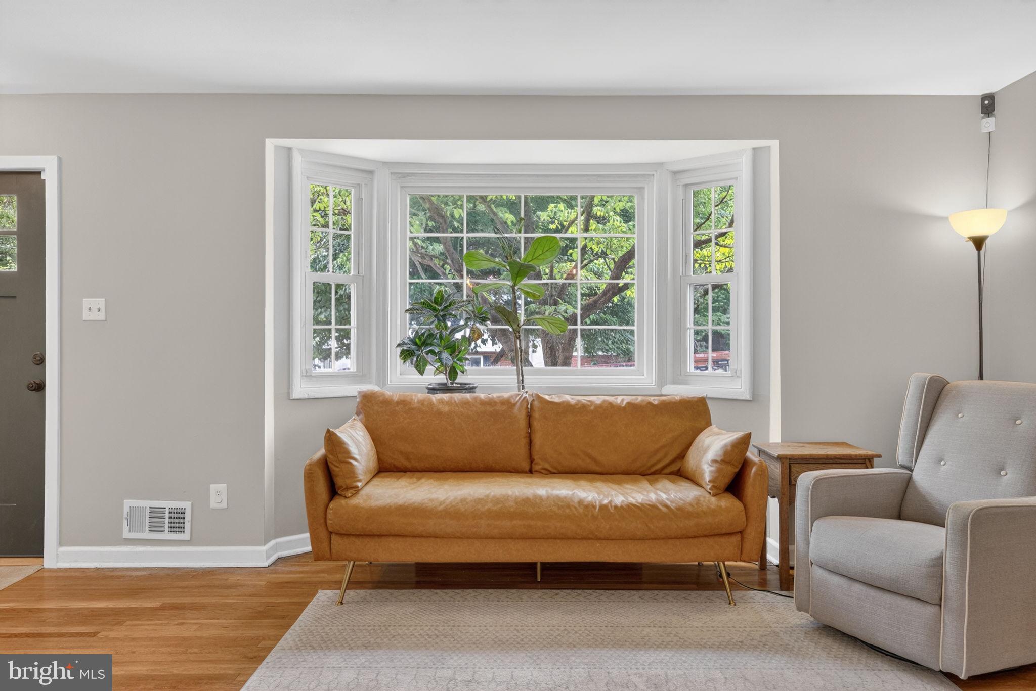 MONTGOMERY KNOLLS - Residential