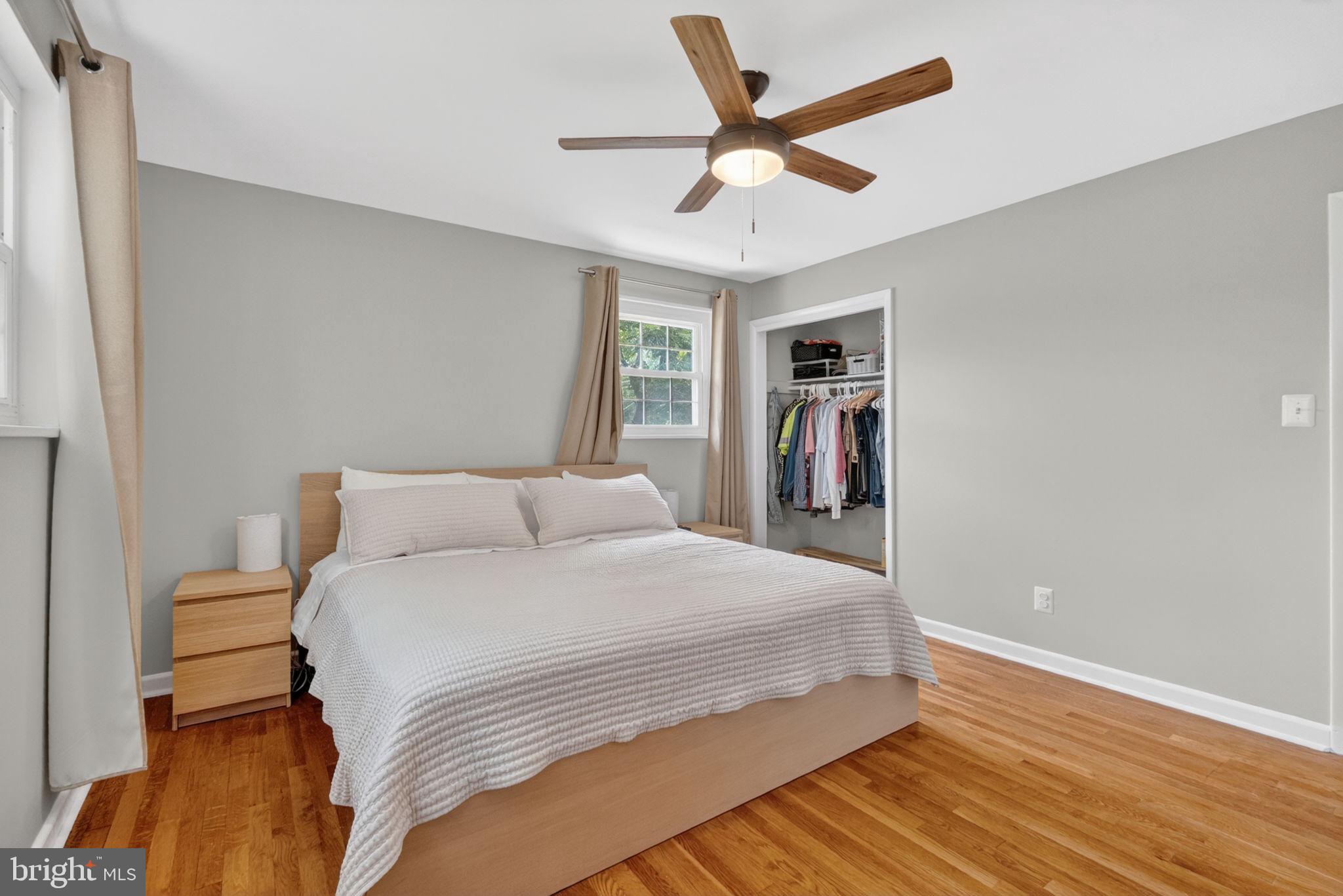 MONTGOMERY KNOLLS - Residential