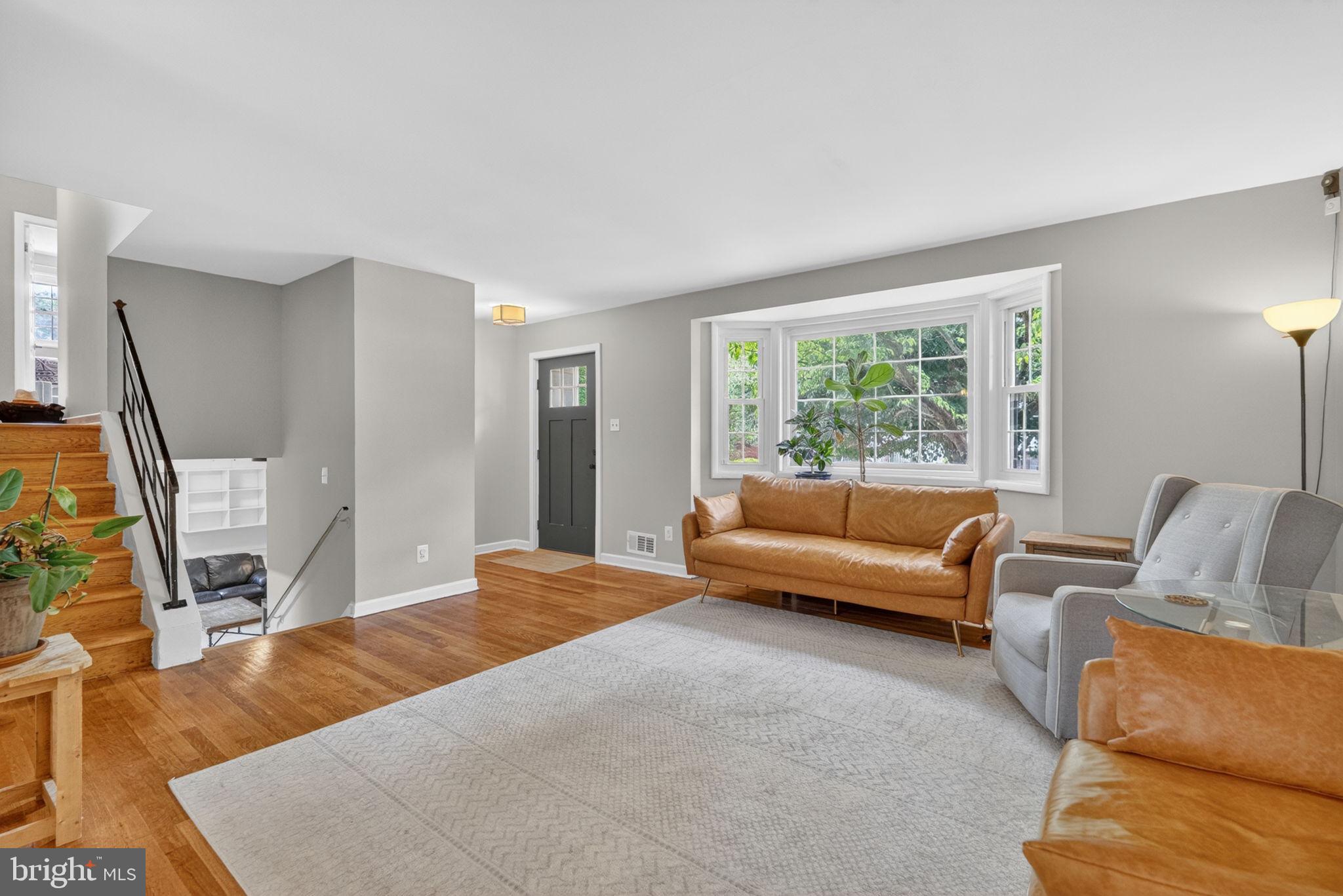 MONTGOMERY KNOLLS - Residential