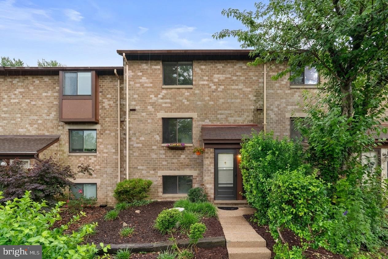 VILLAGE OF OWEN BROWN - Residential