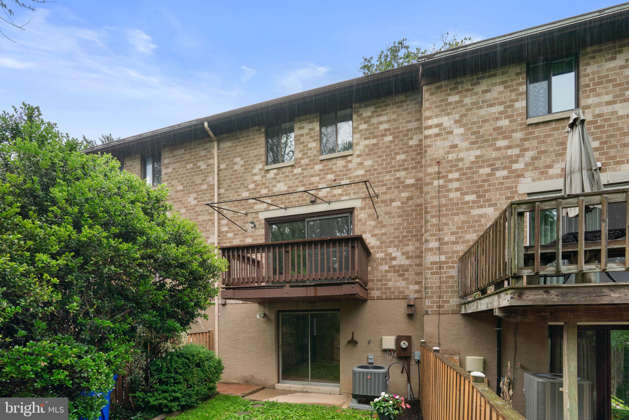 VILLAGE OF OWEN BROWN - Residential