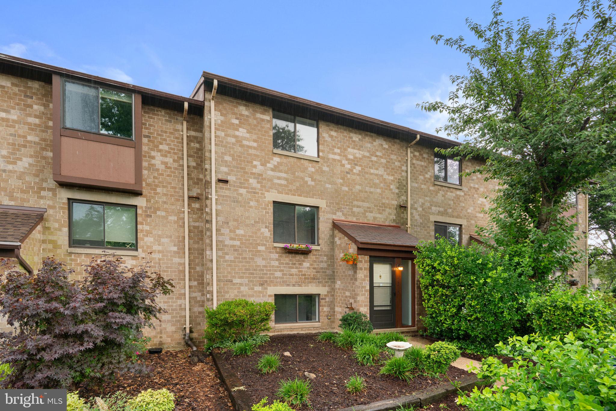 VILLAGE OF OWEN BROWN - Residential