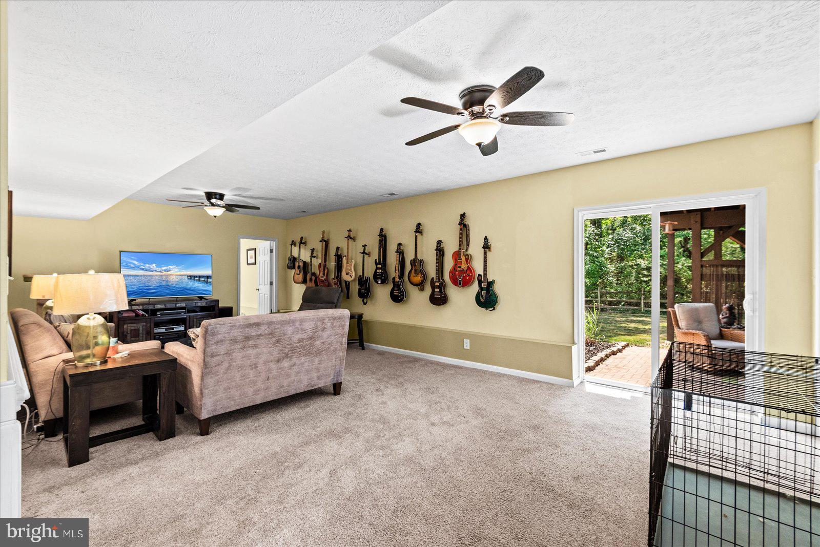 RIVERSIDE MEADOWS - Residential