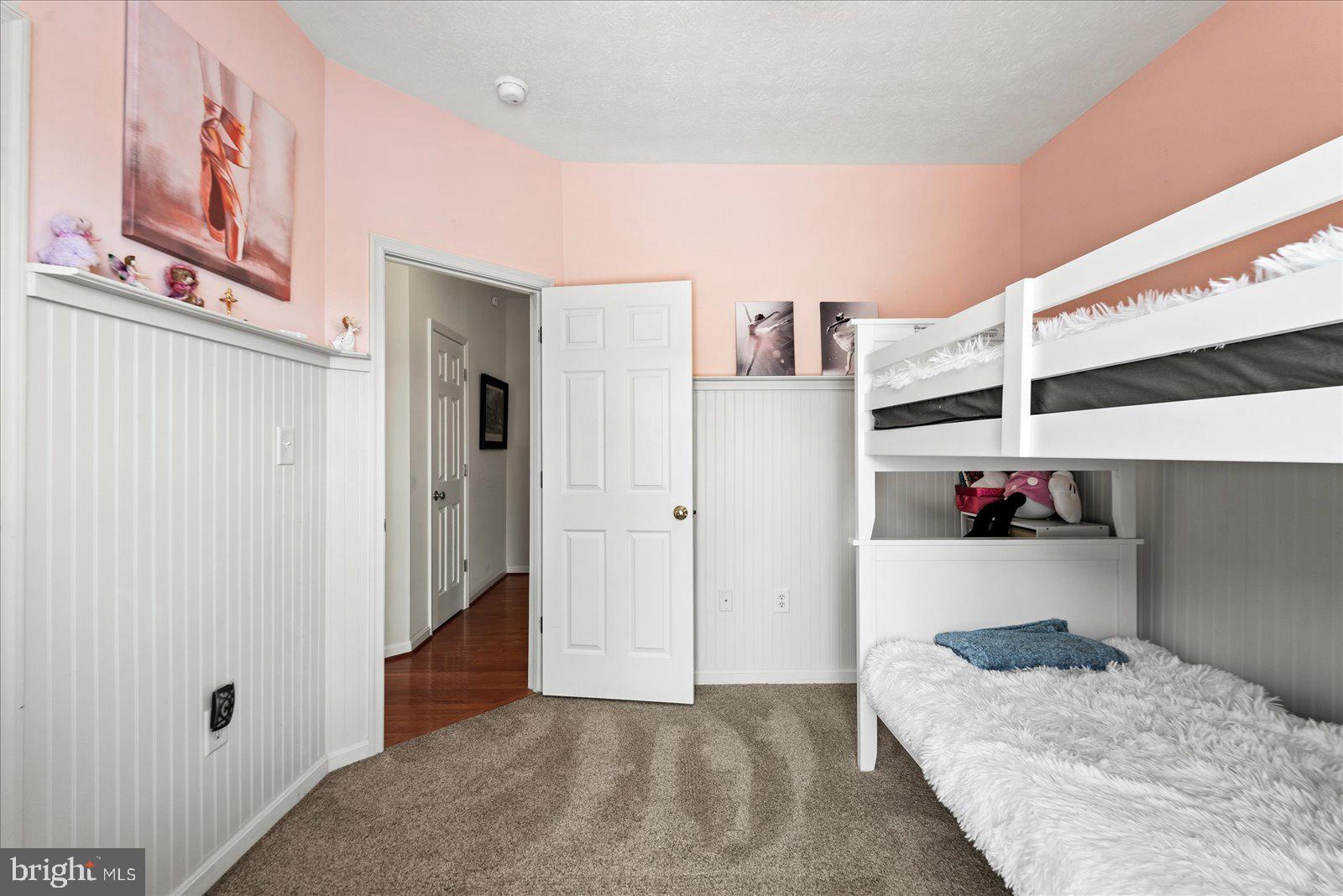RIVERSIDE MEADOWS - Residential