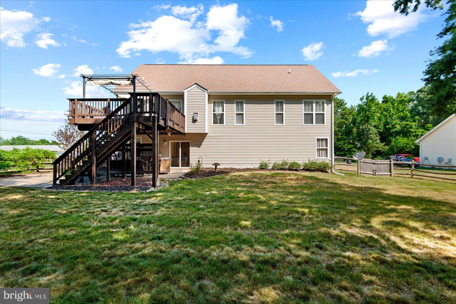 RIVERSIDE MEADOWS - Residential